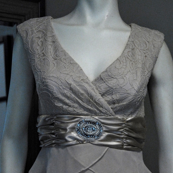 Formal evening dress - Picture 4 of 4